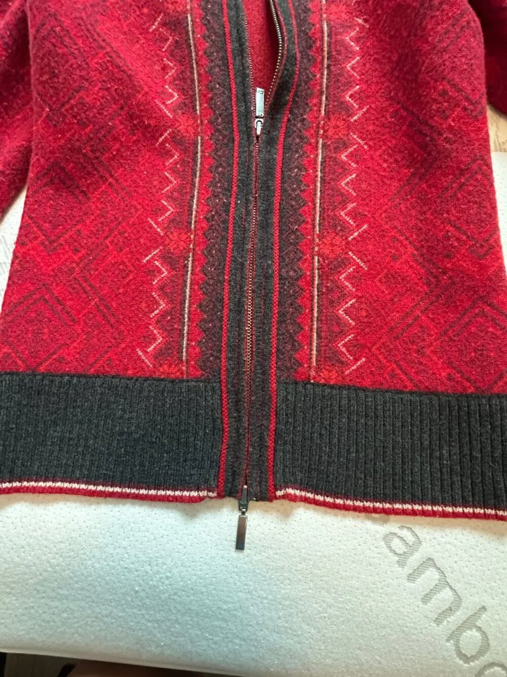 EDDIE BAUER WOMEN'S 4-PIECE WOOL SWEATER SET SIZE M RED/GRAY/BLACK